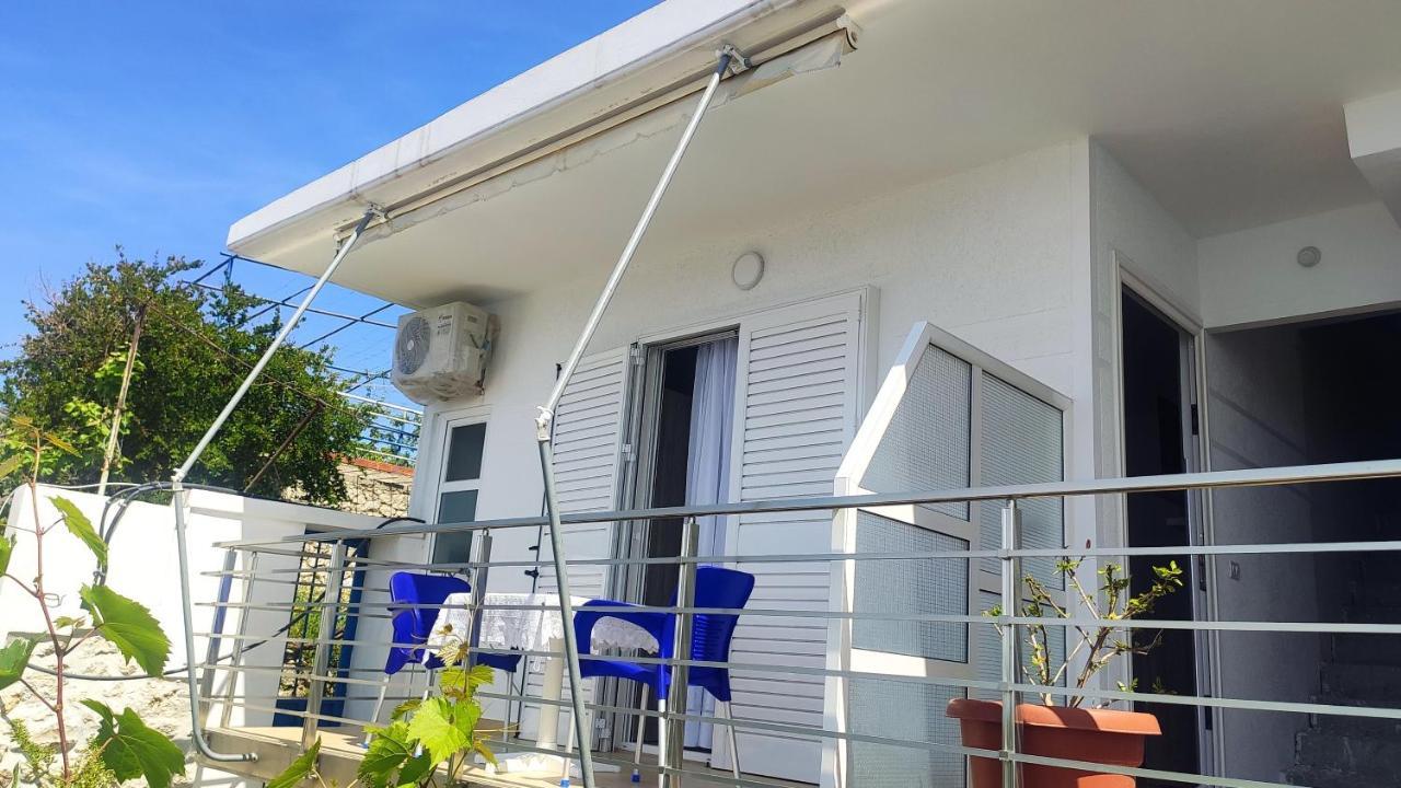Vila Andoni Qeparo Exterior photo